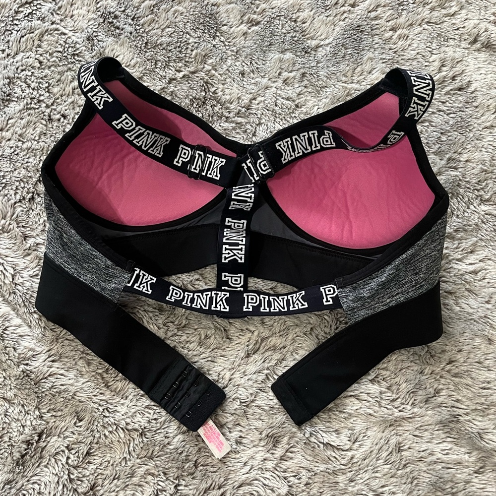 PINK Ultimate Push-Up Sports Bra. Size Large.